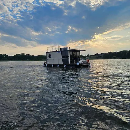 船上ホテル Houseboat