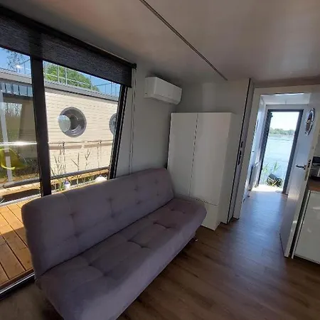 Houseboat * Gudowo